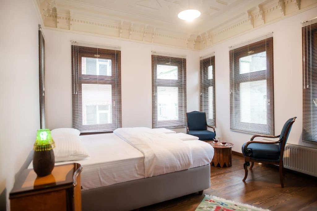 Historical Greco-ottoman Pavilion Near Tram In Fatih Apartament *