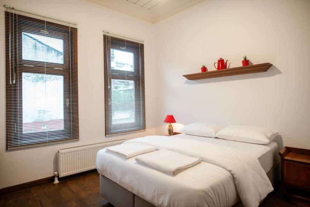 Apartment Historical Greco-ottoman Pavilion Near Tram In Fatih *